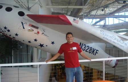 Junto al Spaceship One en Googleplex